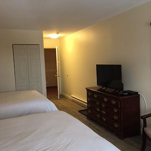 Queen Room 2 Queen Beds